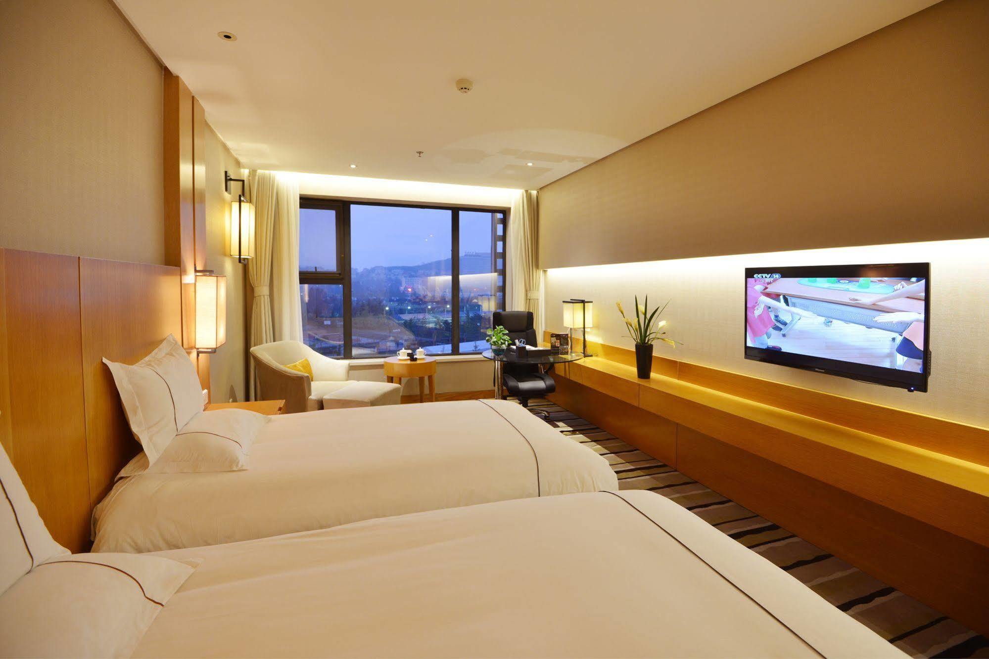 Qingdao Wu Sheng Guan Holiday Hotel Exteriör bild