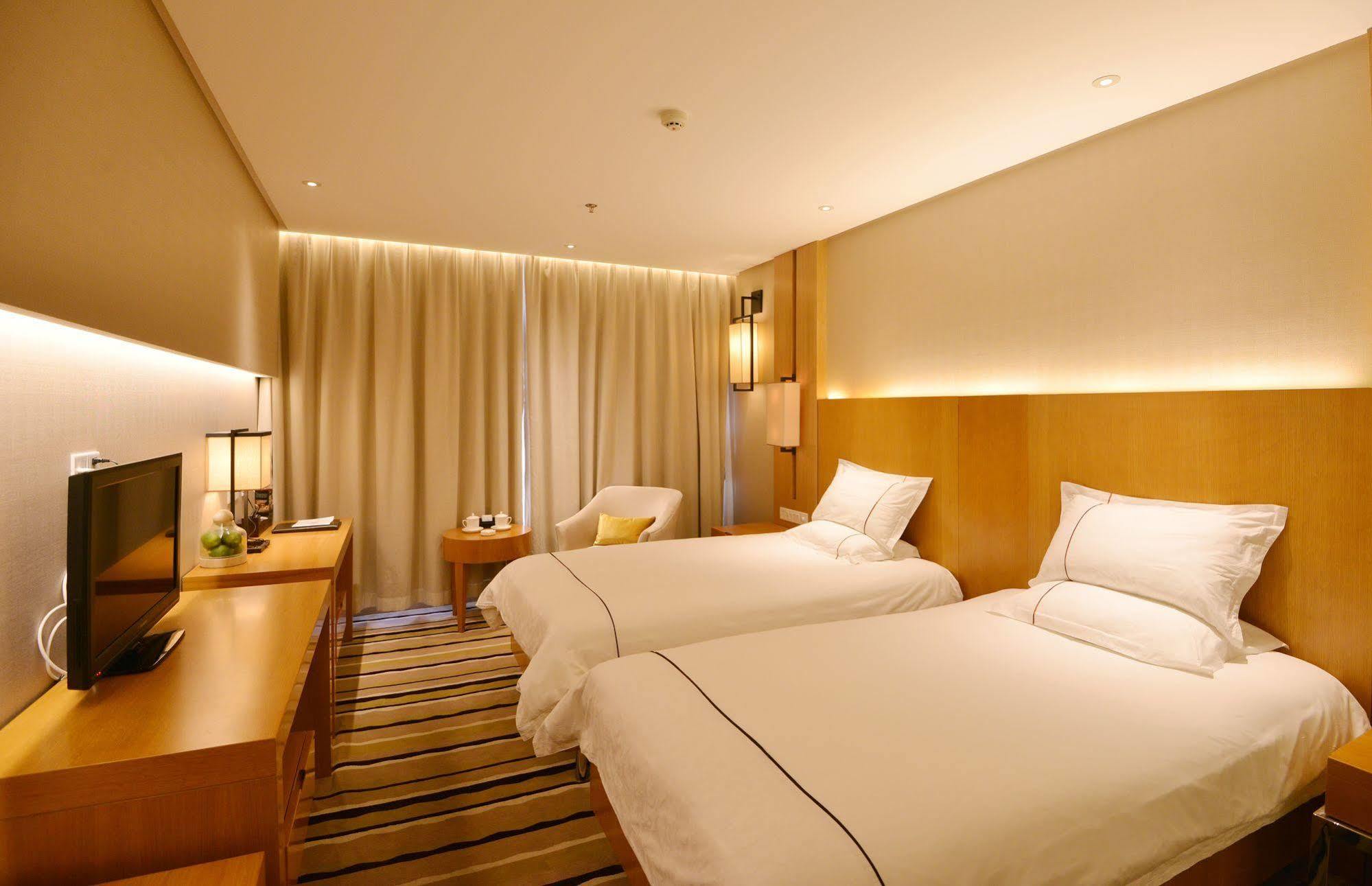 Qingdao Wu Sheng Guan Holiday Hotel Exteriör bild